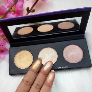 Read more about the article Sugar Cosmetics Highlighter for Medium Skin: Enhancing Your Glow Game