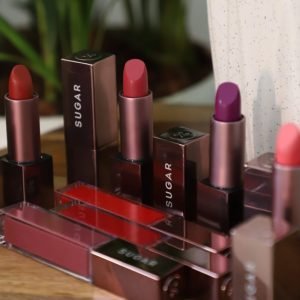 Read more about the article Sugar Cosmetics Lip Gloss for a Natural Look: The Ultimate Guide